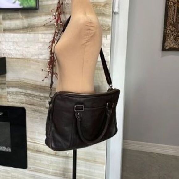 Cole Haan Black Leather messenger bag B28 - Picture 2 of 10